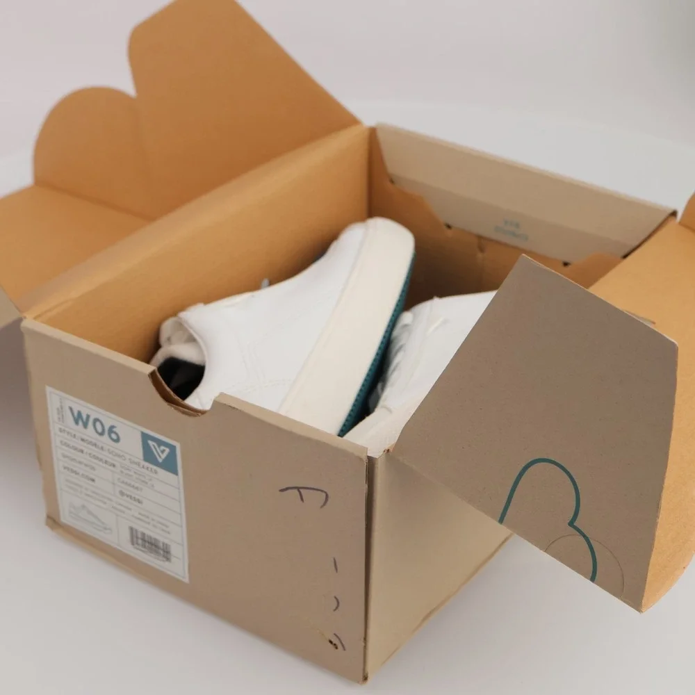Vessi Womens Soho Sneaker Size 6 Waterproof White Vegan Leather Lace Up Shoe Low